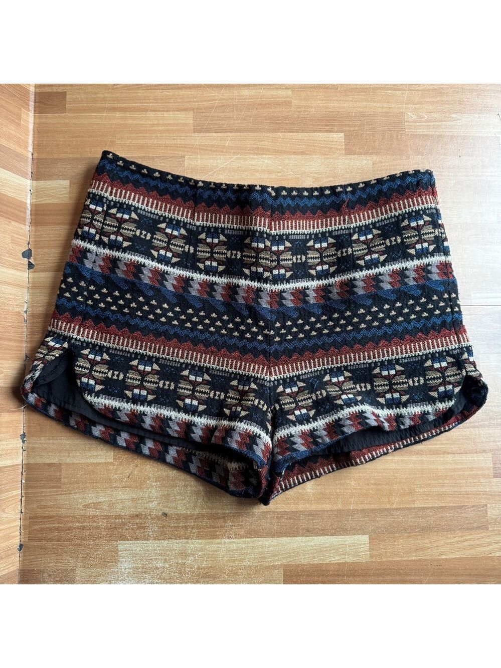 Forever 21 Tribal Print Shorts, Bohemian, Aztec , size med, back zipper